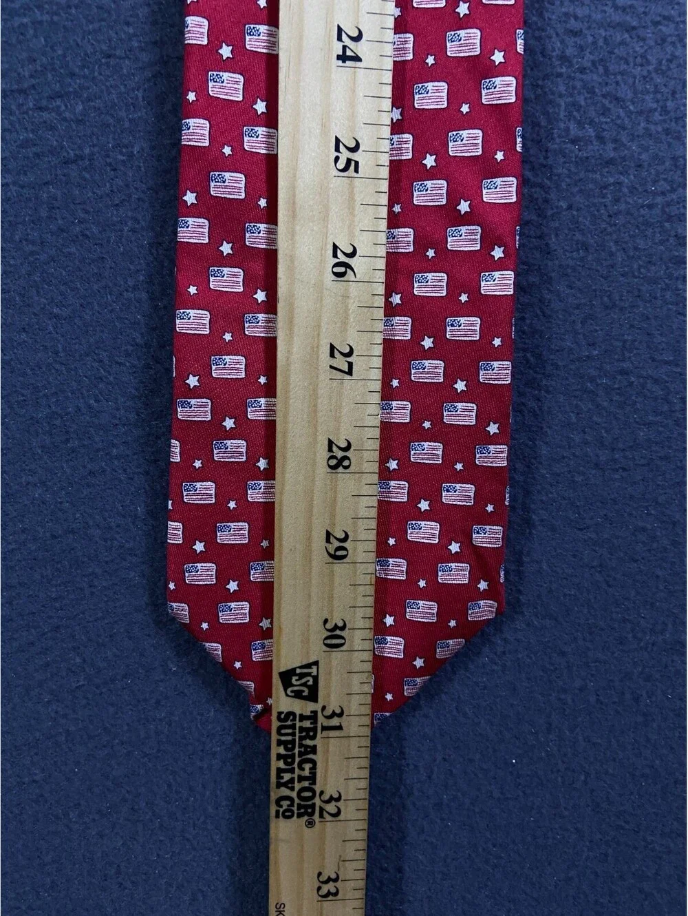 VINEYARD VINES Men's Red Tie W/American Flags & White Stars 31 in. Long Pretty